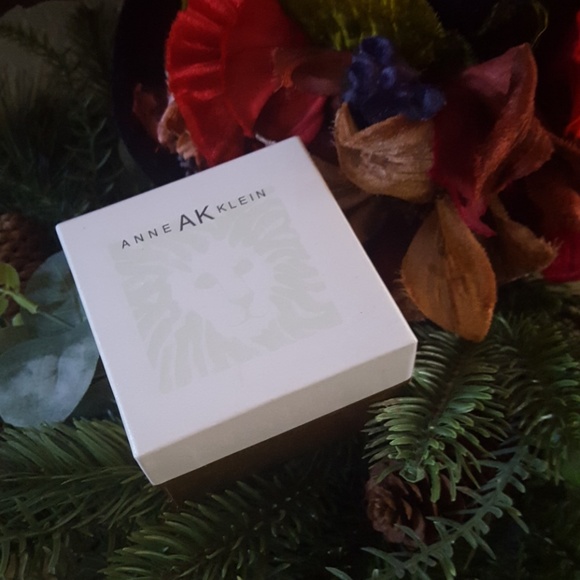 Anne Klein Pin - Picture 4 of 4